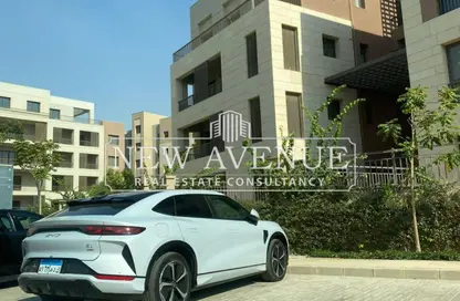 Apartment - 3 Bedrooms - 3 Bathrooms for sale in District 5 - 5th Settlement Compounds - The 5th Settlement - New Cairo City - Cairo