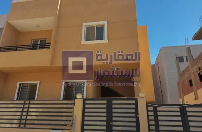 فيلا - 8 غرف نوم - 8 حمامات للبيع في التوسعات الشمالية - مدينة 6 أكتوبر - الجيزة