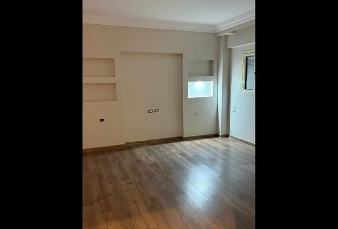 8369409 - Property Image 3