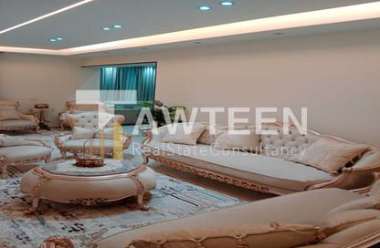 Apartment - 5 Bedrooms - 4 Bathrooms for sale in Omar Ibn Abd al Aziz St. - District 1 - The 5th Settlement - New Cairo City - Cairo