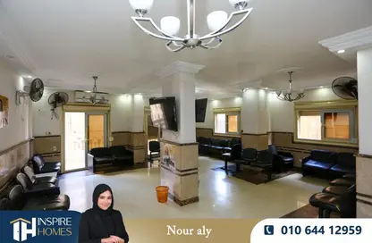 عيادة - استوديو - 2 حمامات للبيع في محطة الرمل - حي وسط - الاسكندرية