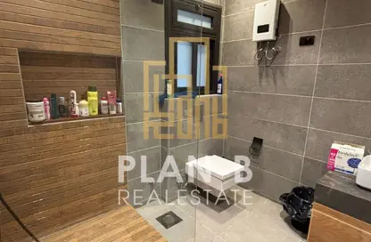 شقة - 3 غرف نوم - 3 حمامات للايجار في ذا كورت ياردز - كمبوندات الشيخ زايد - الشيخ زايد - الجيزة