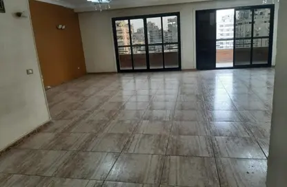 مساحات مكتبية - استوديو - 2 حمامات للايجار في شارع عزت سلامة - المنطقة السادسة - مدينة نصر - القاهرة مساحات مكتبية - استوديو - 2 حمامات للايجار في شارع عزت سلامة - المنطقة السادسة - مدينة نصر - القاهرة