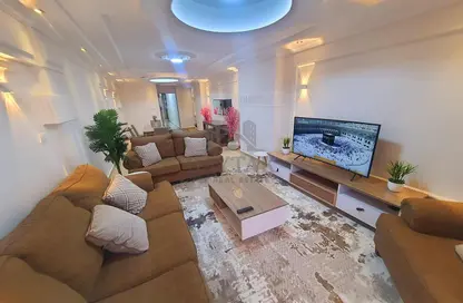 Apartment - 3 Bedrooms - 2 Bathrooms for rent in Al Geish Road - Camp Chezar - Hay Wasat - Alexandria
