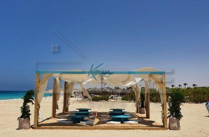 Chalet - 2 Bedrooms - 2 Bathrooms for sale in Koun - Ras Al Hekma - North Coast