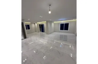 شقة - 3 غرف نوم - 3 حمامات للبيع في شارع محمد كامل الحاروني - المنطقة السادسة - مدينة نصر - القاهرة