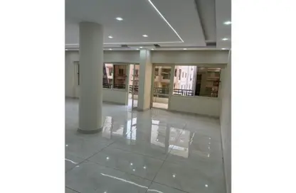 Apartment - 3 Bedrooms - 2 Bathrooms for sale in Hesham Labib St. - 8th Zone - Nasr City - Cairo