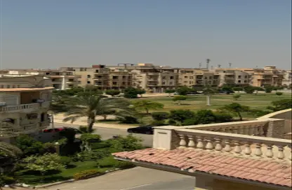 Apartment - 3 Bedrooms - 2 Bathrooms for sale in Al Gezira St. - South Investors Area - New Cairo City - Cairo