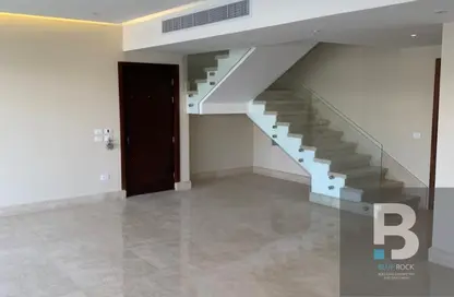 (بنتهاوس  (روف - 3 غرف نوم - 4 حمامات للبيع في لايك فيو ريزيدنس - كمبوندات التجمع الخامس - التجمع الخامس - مدينة القاهرة الجديدة - القاهرة