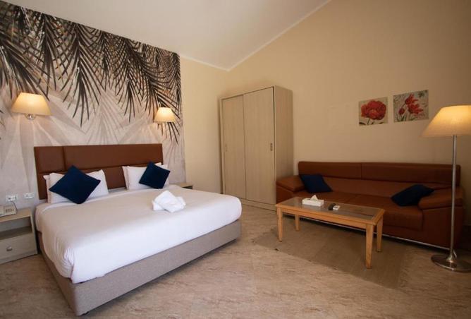 8054093 - Property Image 3