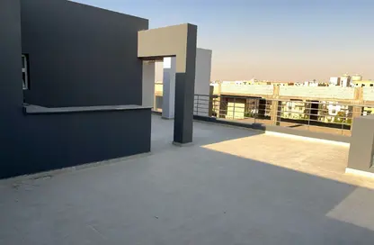 (بنتهاوس  (روف - 3 غرف نوم - 3 حمامات للايجار في باتيو كازا - الباتيو - كمبوندات الشروق - مدينة الشروق - القاهرة
