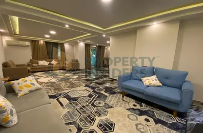 شقة - 4 غرف نوم - 2 حمامات للايجار في شارع عبد المنعم رياض - المهندسين - الجيزة