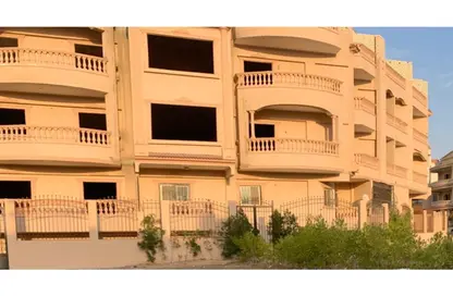 Apartment - 3 Bedrooms - 2 Bathrooms for sale in 3rd District East - Shorouk City - Cairo