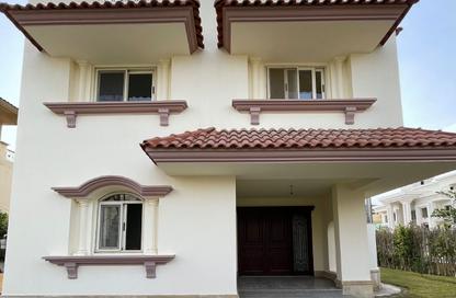 Villa - 3 Bedrooms - 4 Bathrooms for sale in Royal City - Sheikh Zayed Compounds - Sheikh Zayed City - Giza