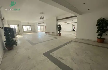 Office Space - Studio - 3 Bathrooms for rent in Cornish El Nile St. - Maadi - Hay El Maadi - Cairo