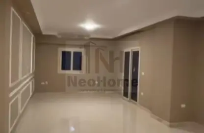 شقة - 3 غرف نوم - 2 حمامات للبيع في الحي الاول شرق - مدينة الشروق - القاهرة شقة - 3 غرف نوم - 2 حمامات للبيع في الحي الاول شرق - مدينة الشروق - القاهرة