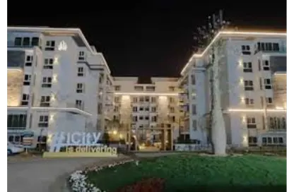 Apartment - 2 Bedrooms - 2 Bathrooms for sale in Mountain View iCity - 5th Settlement Compounds - The 5th Settlement - New Cairo City - Cairo