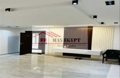 شقة - 4 غرف نوم - 4 حمامات للبيع في ميدان مصطفي محمود - المهندسين - الجيزة