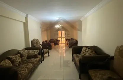 Apartment - 3 Bedrooms - 2 Bathrooms for sale in Omar Al Mokhtar St. - Janaklees - Hay Sharq - Alexandria