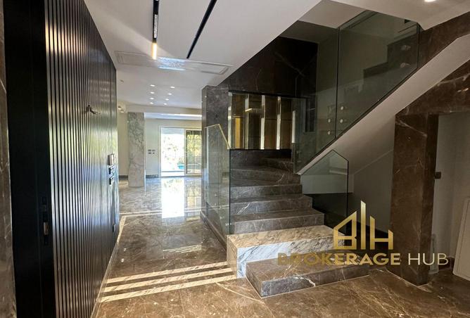 8323354 - Property Image 2