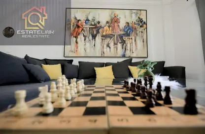 شقة - 3 غرف نوم - 2 حمامات للايجار في حى القرنفل - التجمع الخامس - مدينة القاهرة الجديدة - القاهرة