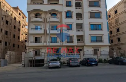 Apartment - 3 Bedrooms - 1 Bathroom for sale in South Lotus - El Lotus - New Cairo City - Cairo