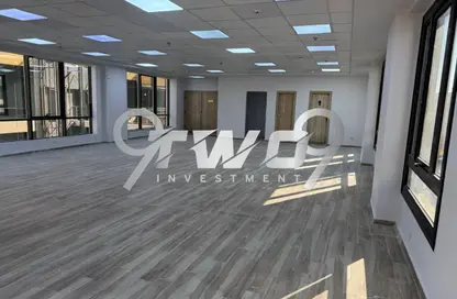 مساحات مكتبية - استوديو - 2 حمامات للايجار في شارع مجمع البنوك - شارع التسعين الجنوبي - التجمع الخامس - مدينة القاهرة الجديدة - القاهرة
