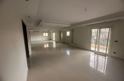 شقة - 3 غرف نوم - 4 حمامات للايجار في شارع الشويفات - الحي الاول - التجمع الخامس - مدينة القاهرة الجديدة - القاهرة