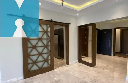 شقة - 3 غرف نوم - 3 حمامات للايجار في ذا كورت ياردز - كمبوندات الشيخ زايد - الشيخ زايد - الجيزة