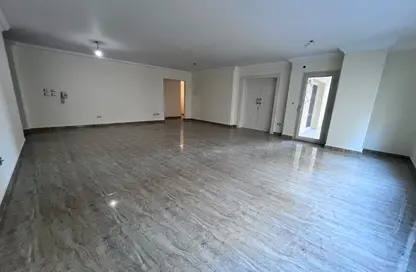 شقة - 4 غرف نوم - 3 حمامات للايجار في كمبوند انطونيادس - النزهة - حي شرق - الاسكندرية