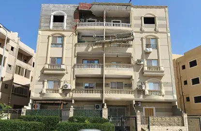 شقة - 3 غرف نوم - 2 حمامات للبيع في المجاورة الثانية - المنطقة الثامنة - مدينة الشروق - القاهرة