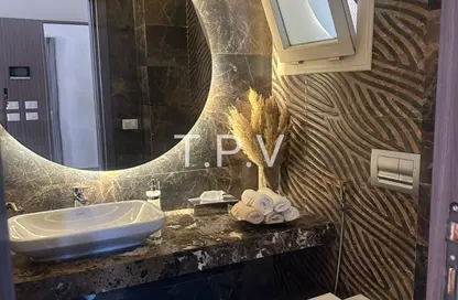 فيلا - 3 غرف نوم - 3 حمامات للبيع في الباتيو 5 ايست - الباتيو - كمبوندات الشروق - مدينة الشروق - القاهرة