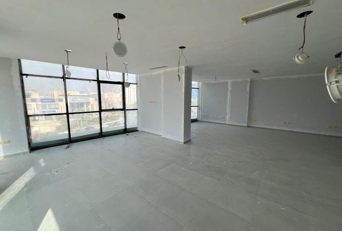 8250003 - Property Image 2