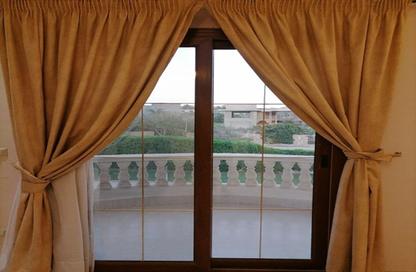 شقة - 3 غرف نوم - 3 حمامات للايجار في غرب الجولف - كمبوندات القطامية - القطامية - مدينة القاهرة الجديدة - القاهرة