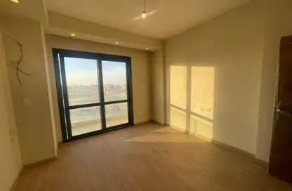 Apartment - 3 Bedrooms - 2 Bathrooms for sale in El Patio Oro - 5th Settlement Compounds - The 5th Settlement - New Cairo City - Cairo