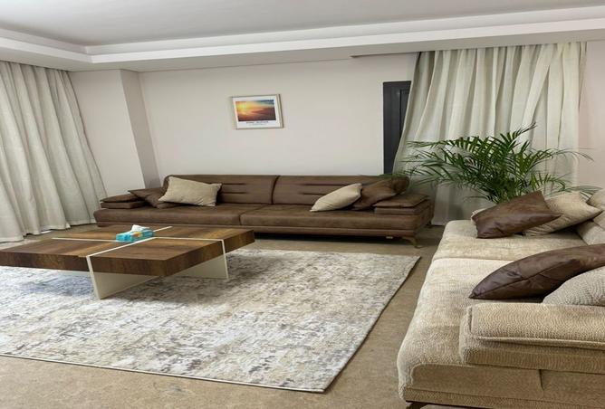 8329016 - Property Image 2