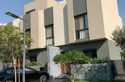 تاون هاوس - 4 غرف نوم - 4 حمامات للبيع في كمبوند البروج - كمبوندات الشروق - مدينة الشروق - القاهرة