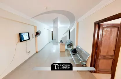 Apartment - 3 Bedrooms - 2 Bathrooms for sale in Al Fath St. - Janaklees - Hay Sharq - Alexandria