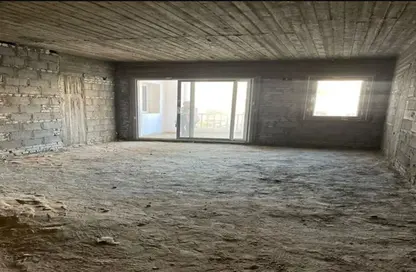 Apartment - 2 Bedrooms - 2 Bathrooms for sale in Hyde Park - New Cairo City - Cairo