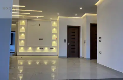 Duplex - 3 Bedrooms - 3 Bathrooms for rent in Al Shabab St. - 17th District - Sheikh Zayed City - Giza