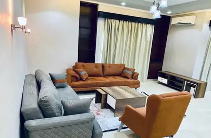 شقة - 2 غرف نوم - 2 حمامات للايجار في فيلدج جيت - المستثمرين الجنوبية - مدينة القاهرة الجديدة - القاهرة