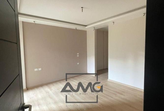 8437500 - Property Image 3