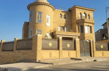 Villa - 7+ Bedrooms - 7+ Bathrooms for sale in Royal City - Sheikh Zayed Compounds - Sheikh Zayed City - Giza