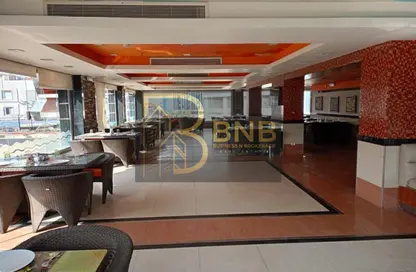 مطعم - استوديو - 3 حمامات للايجار في شارع التسعين الجنوبي - التجمع الخامس - مدينة القاهرة الجديدة - القاهرة