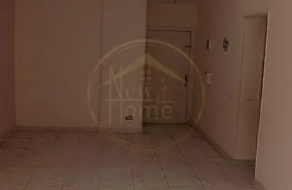 شقة - 2 غرف نوم - 1 حمام للبيع في ميدان الكورنيش - سبورتنج - حي شرق - الاسكندرية