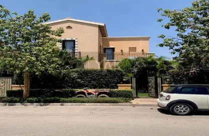 Villa - 3 Bedrooms - 3 Bathrooms for sale in Mivida - 5th Settlement Compounds - The 5th Settlement - New Cairo City - Cairo
