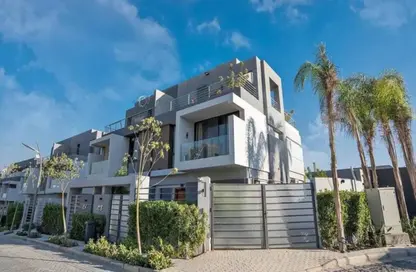 فيلا - 5 غرف نوم - 6 حمامات للبيع في الباتيو 5 - الباتيو - كمبوندات الشروق - مدينة الشروق - القاهرة