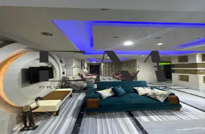 شقة - 4 غرف نوم - 2 حمامات للبيع في شارع مصطفي النحاس - المنطقة السادسة - مدينة نصر - القاهرة