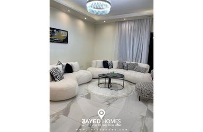 شقة - 3 غرف نوم - 3 حمامات للايجار في ذا كورت ياردز - كمبوندات الشيخ زايد - الشيخ زايد - الجيزة