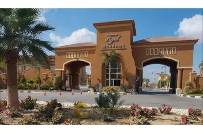 فيلا - 4 غرف نوم - 6 حمامات للبيع في ميدوز بارك - كمبوندات الشيخ زايد - الشيخ زايد - الجيزة